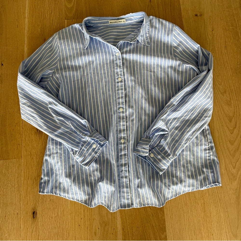 Abercrombie & Fitch Relaxed Oxford Shirt - Light Blue and White Striped - L NWOT